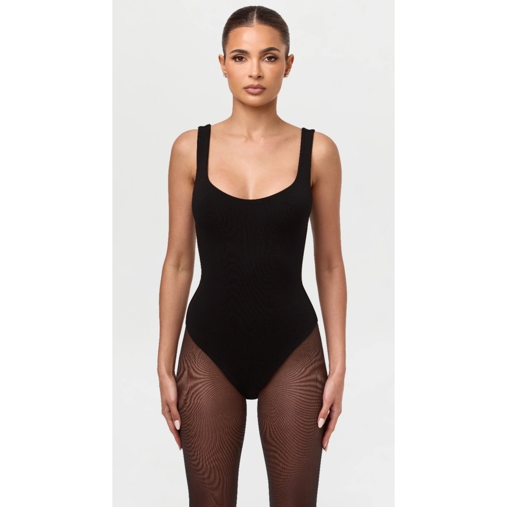 Naked Wardrobe Scoop Neck Tank Bodysuit Size Medium Color Black NWT